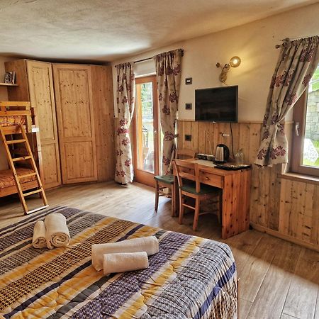 Le Nid De L'Aigle Hotell Champoluc Eksteriør bilde