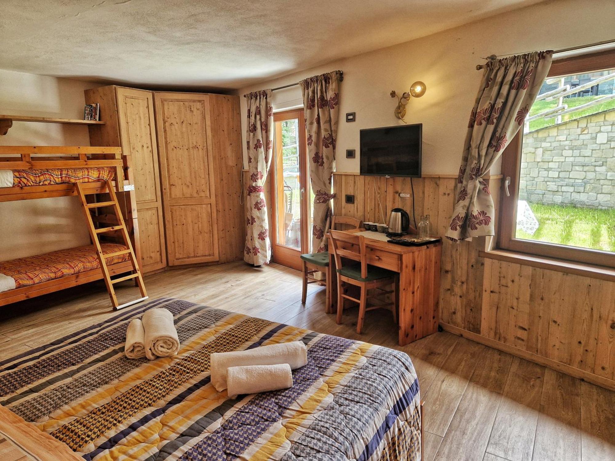 Le Nid De L'Aigle Hotell Champoluc Eksteriør bilde